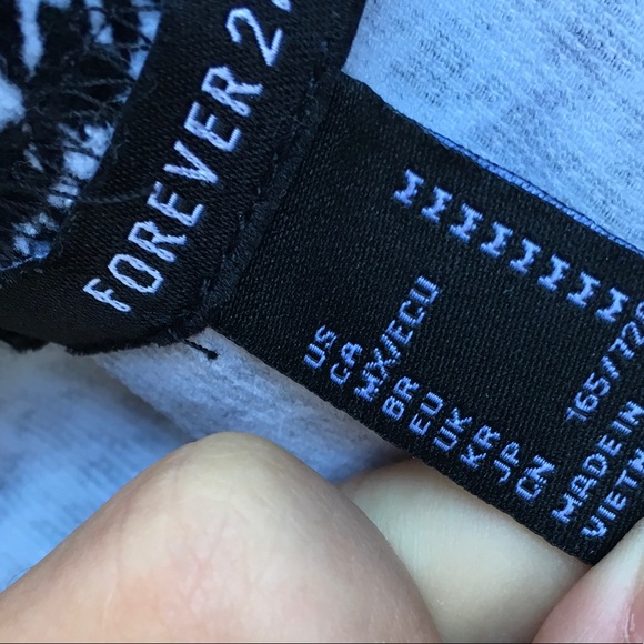 Forever 21 geometric mini skirts  M - Picture 3 of 4